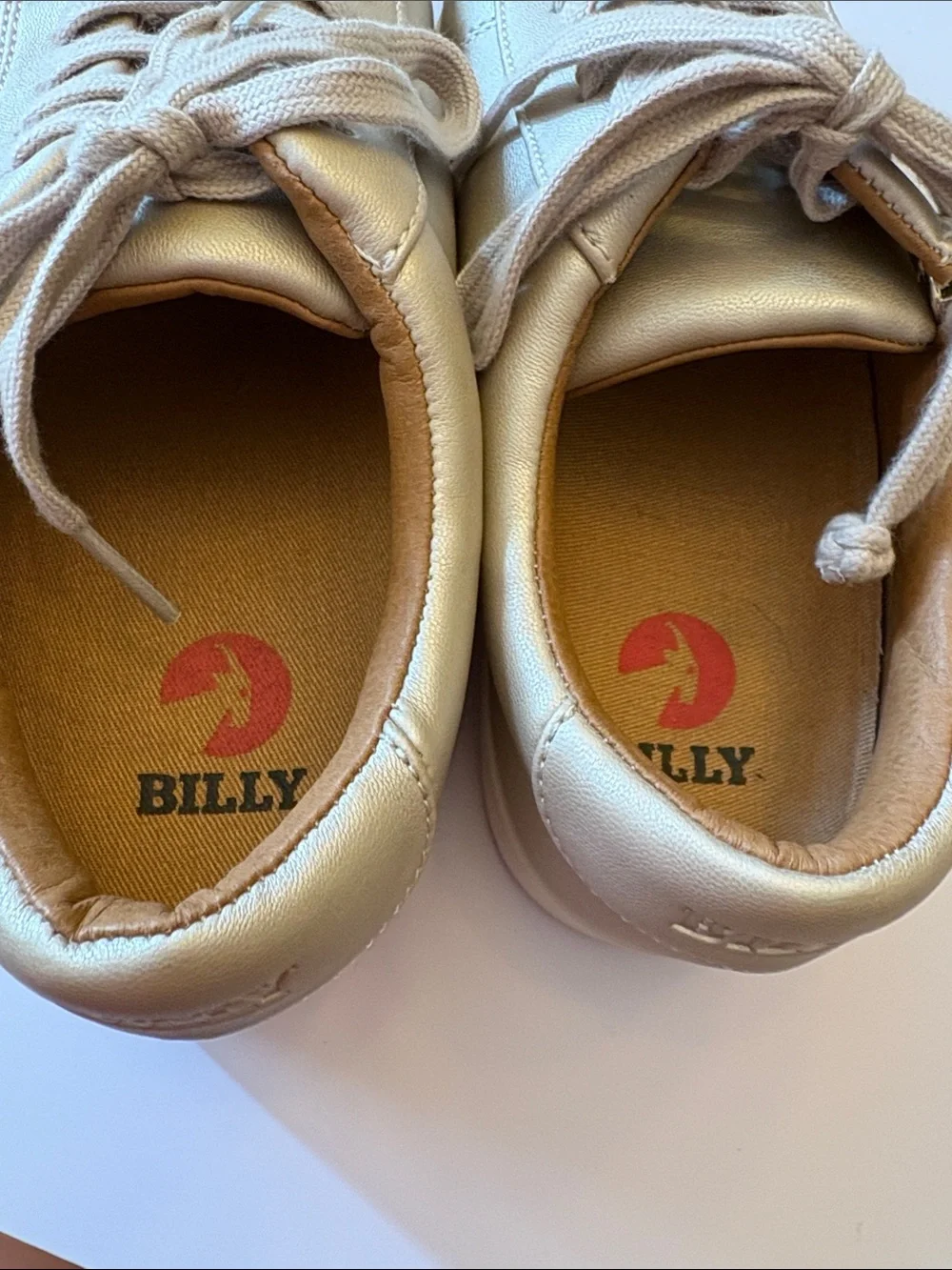 Billy Sneaker II women’s zip around sneakers size 6 in tan/ nice shape
